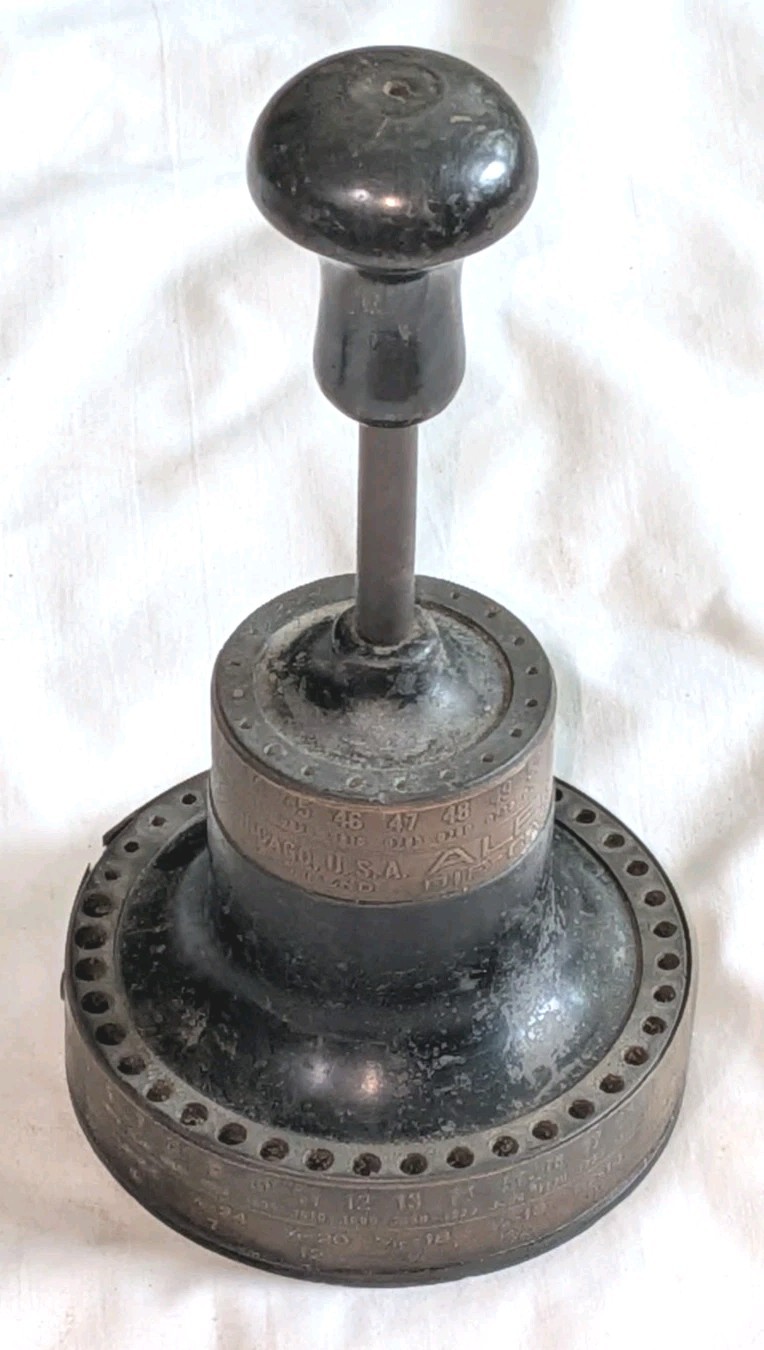 Old ANTIQUE Vintage ALEMITE DIE CAST METALS Chicago Drill Bit Index Holder