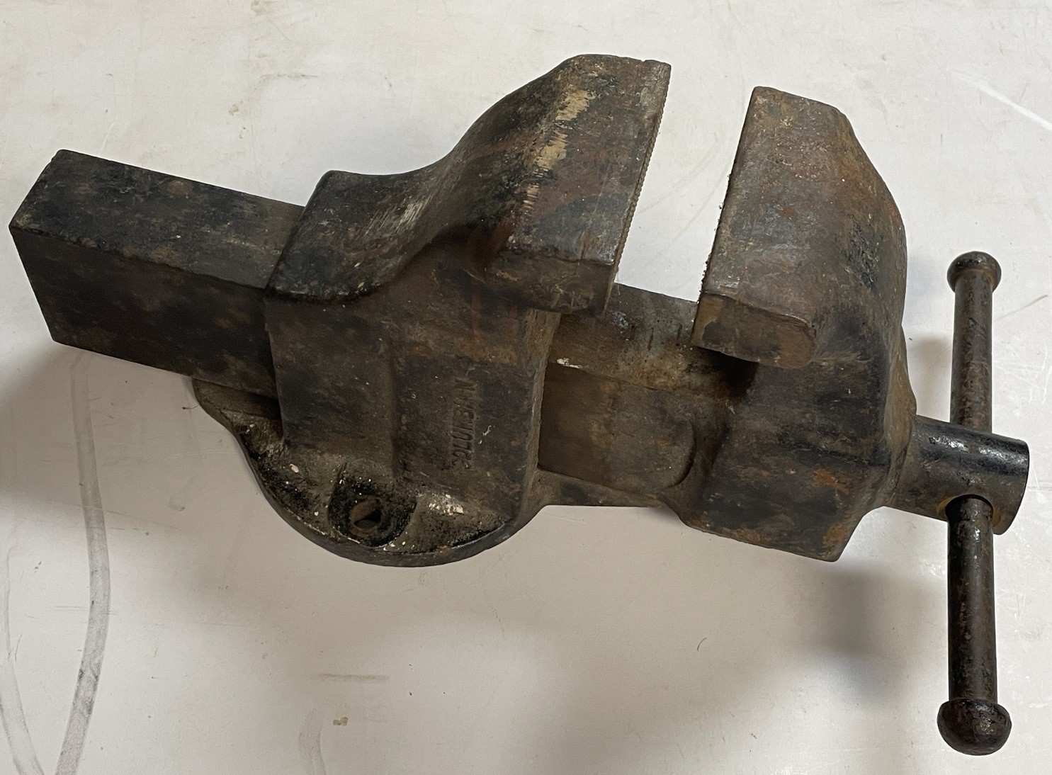 Vintage Columbian 504 1/2, 4.5″ Bench Top Stationary Machinist Vise, 46 LB