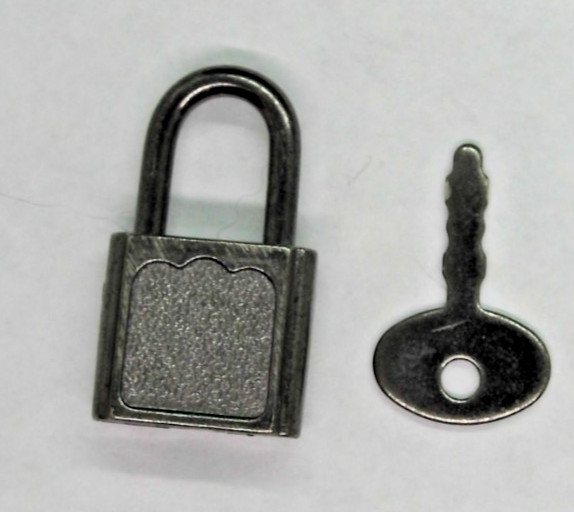 Pad Lock (Operational) with Key, approx. 1 1/4 x 5/8″ – Details Below