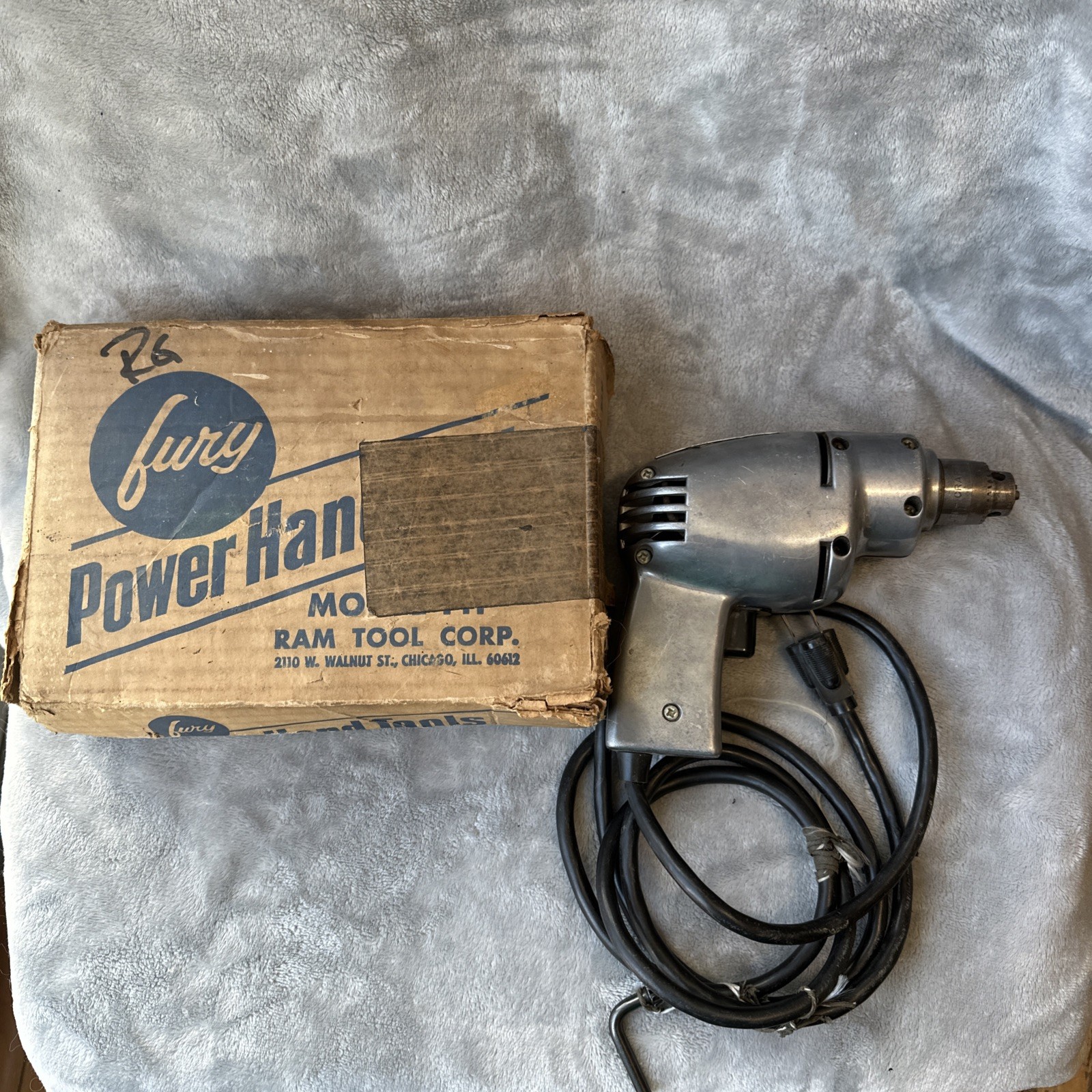 Vntg Fury 1/4” Drill 2.5 Amps. 115V No Load R.P.M. 2000 Model F-11 Original Box