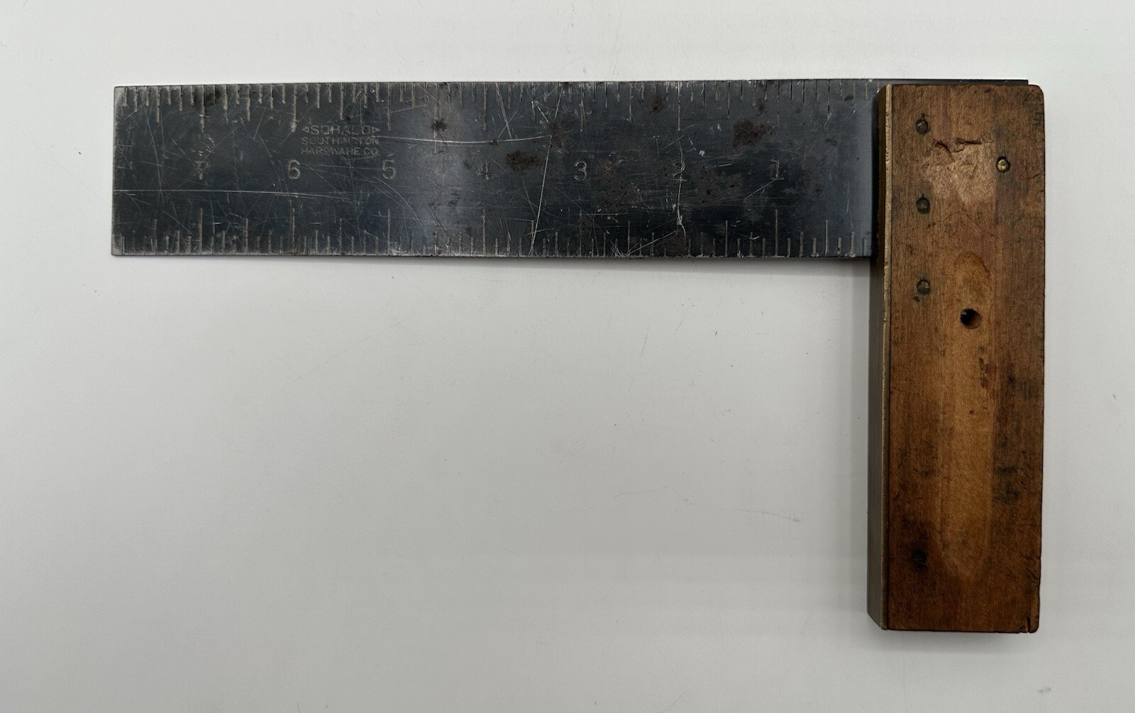 VINTAGE SOHACO SOUTHINGTON HARDWARE CO. 6″ SQUARE WOOD AND BRASS U.S.A.