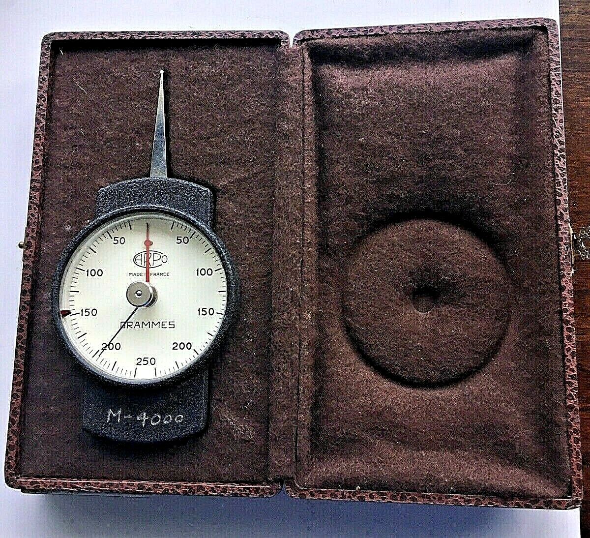 ARPO SCHERR TUMICO 0-250 GRAMS DYNAMOMETER TENSION GAUGE W/CASE – MADE IN FRANCE