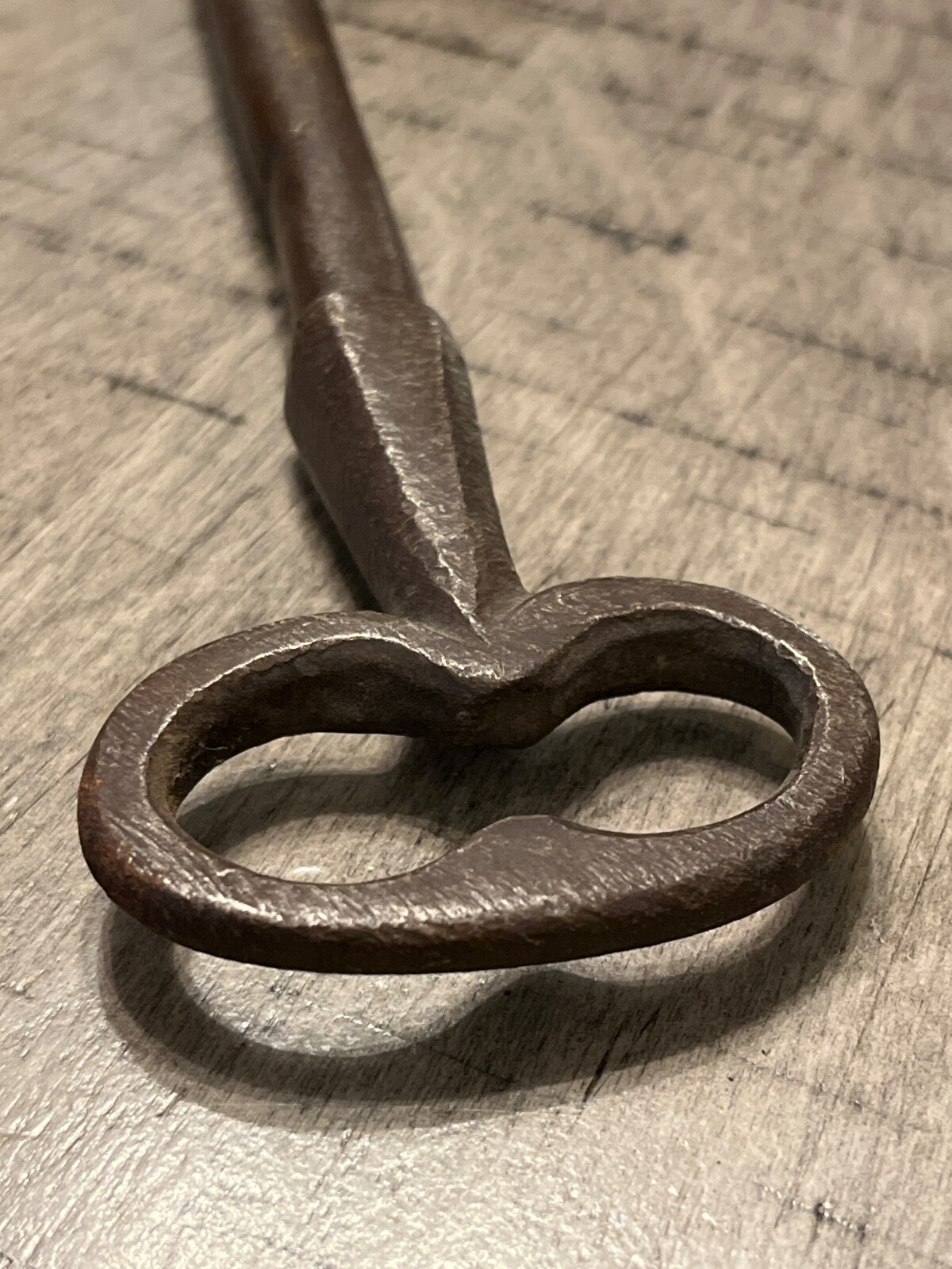 1800s historical wrought iron large jail skeleton solid barrel key 032025bAEZFG