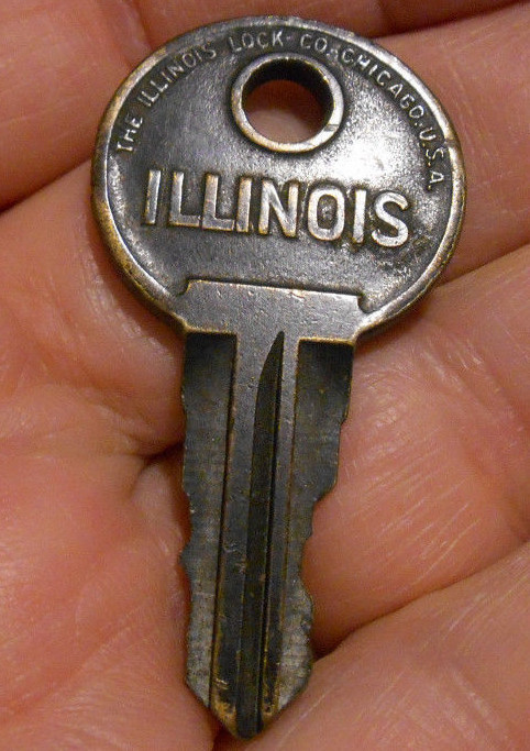 Vintage Old Illinois Lock Chicago Double Sided Heavy Brass or Bronze Key B-173