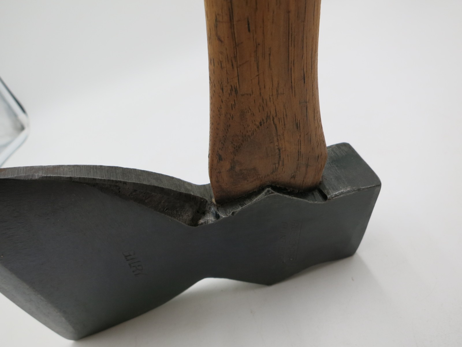 RARE TRUE TEMPER FLINT EDGE GREAT NORTHERN RAILROAD 3 1/2 LB HAND HEWING HATCHET