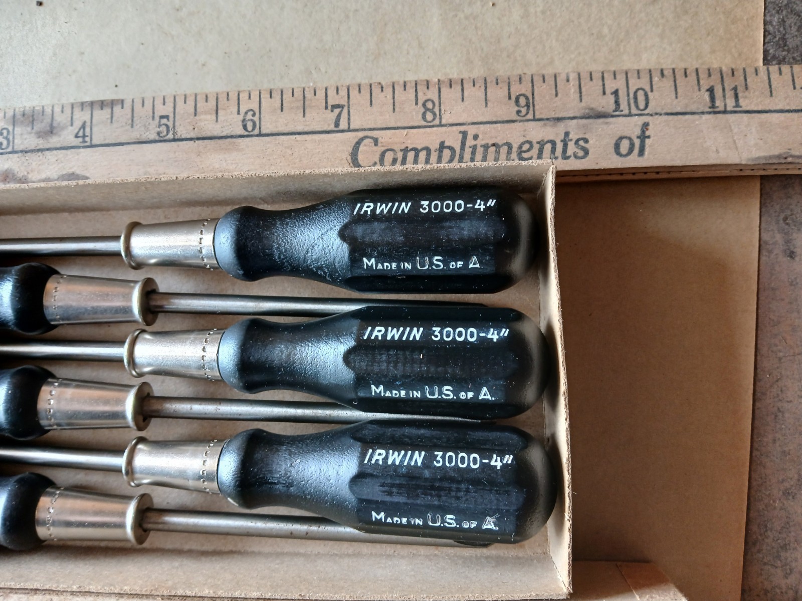 Lot of 6 nos Irwin Wood Handle phillips Screwdrivers in box Model 3000 MADE USA