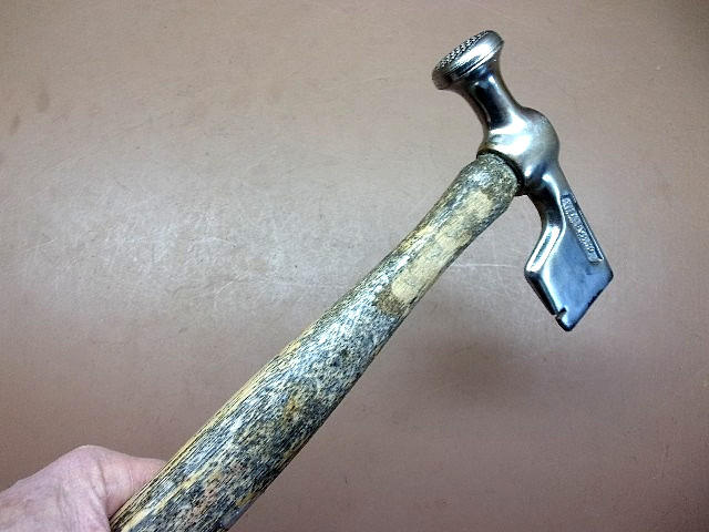 Lightly Used WAL-BOARD Steel Drywall Hammer Plasterboard w/Chromed 6″ Head