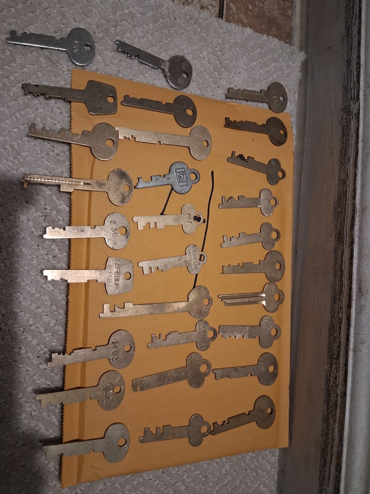Lot of 29 Safety Deposit Box Keys Used Mosler Diebold Arts & Crafts Decor #4