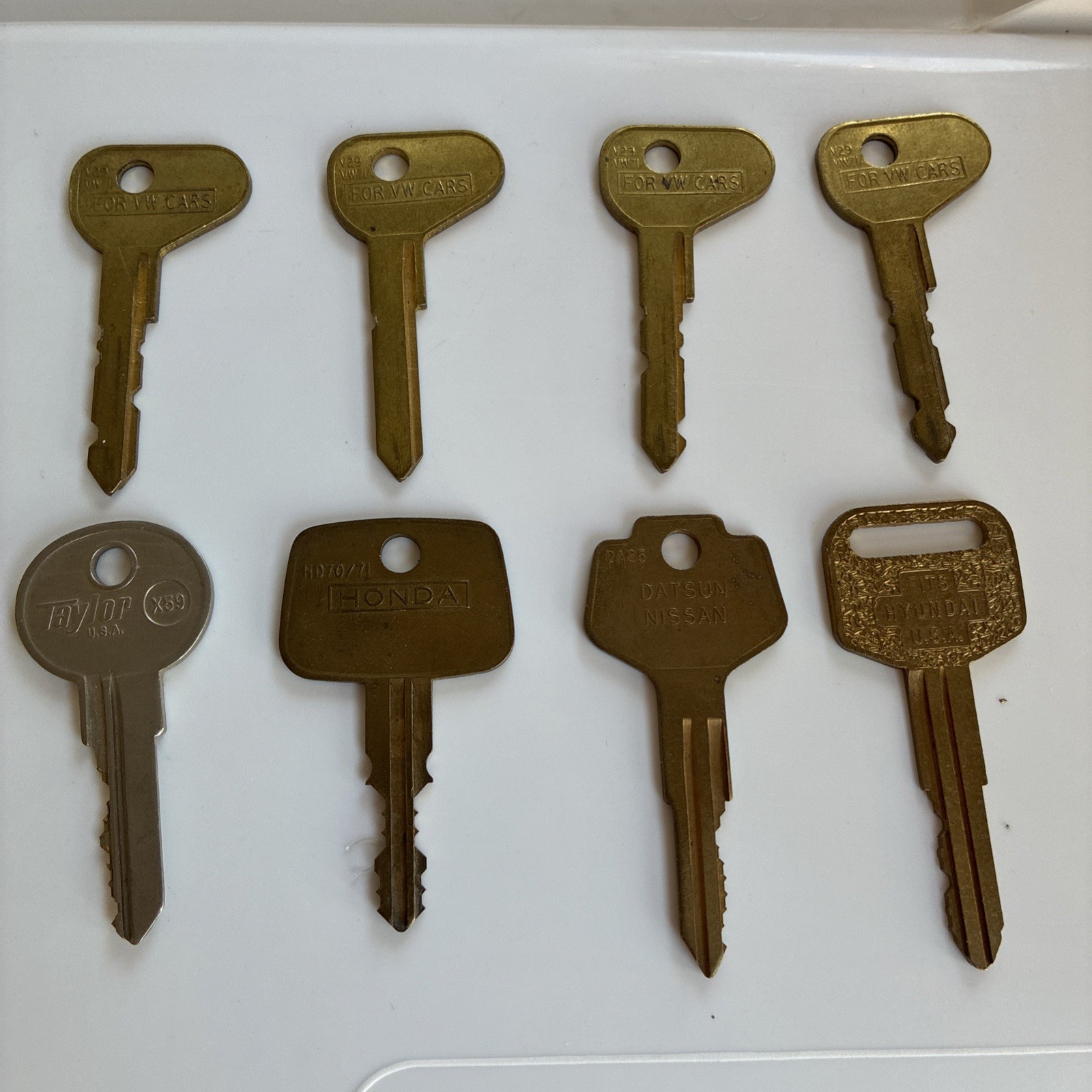 Metal Keys Auto Car Mix Lot of 8 VW HONDA HYUNDAI DATSUN NISSAN Crafts