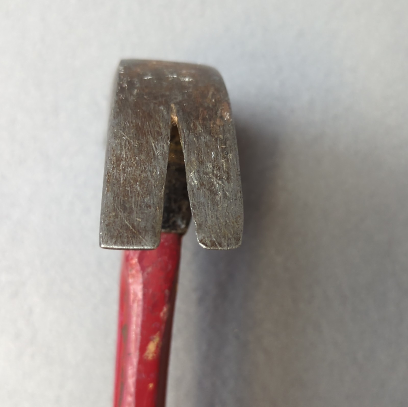 Vtg Plumb 20 oz. Claw Hammer Permabond Fiberglass Cushion Grip