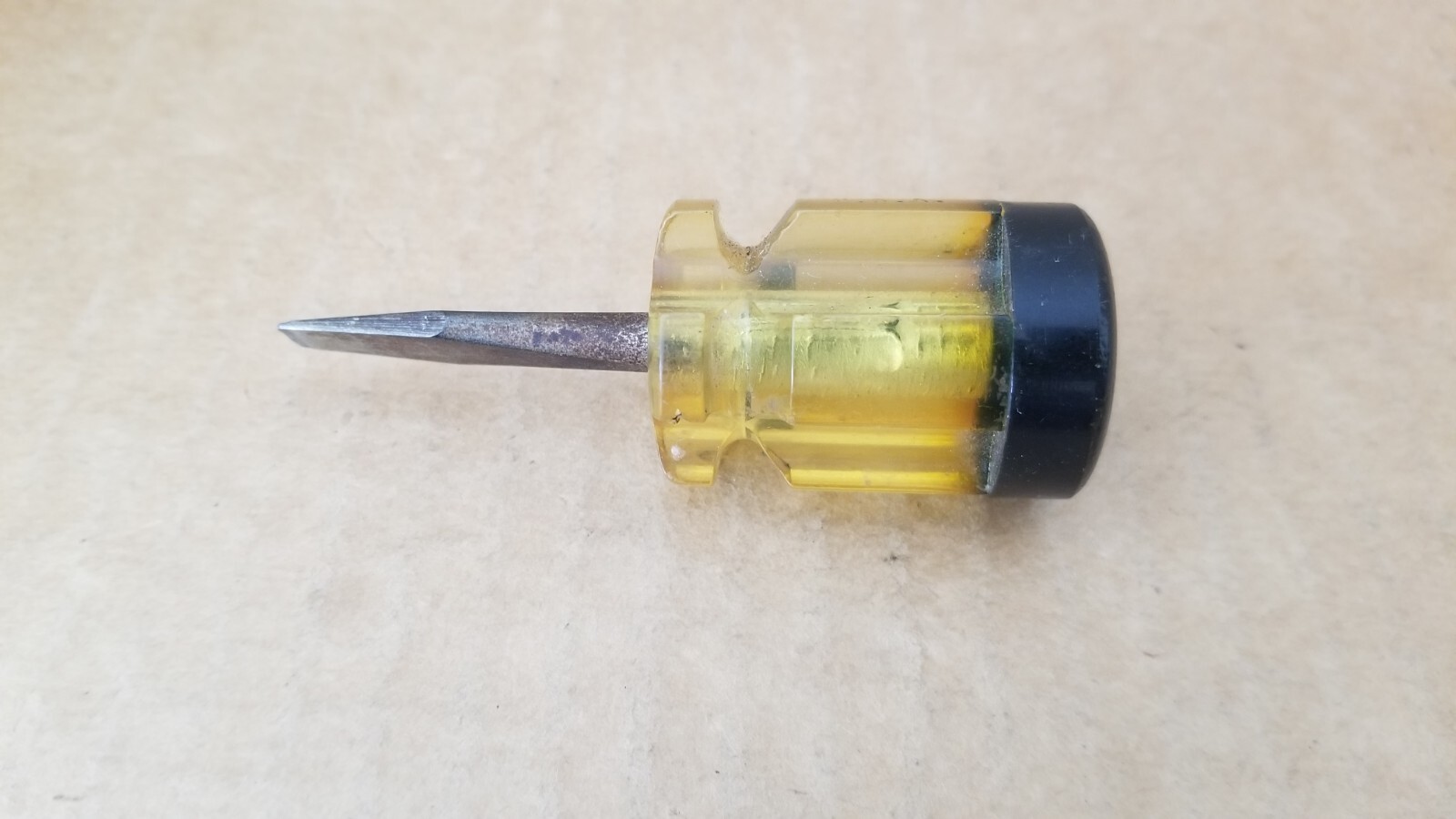 Vintage Fullers USA Yellow w/Black Top Stubby Flat/Slotted Screwdriver , VGC