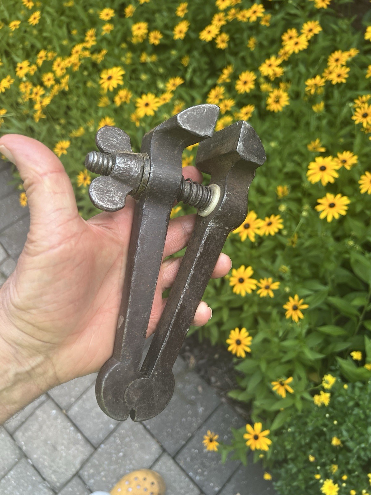 Vintage Monster Hand Vise 8-3/4″ X 2 1/2″ 4 Pounds Heavy Duty Spring Loaded
