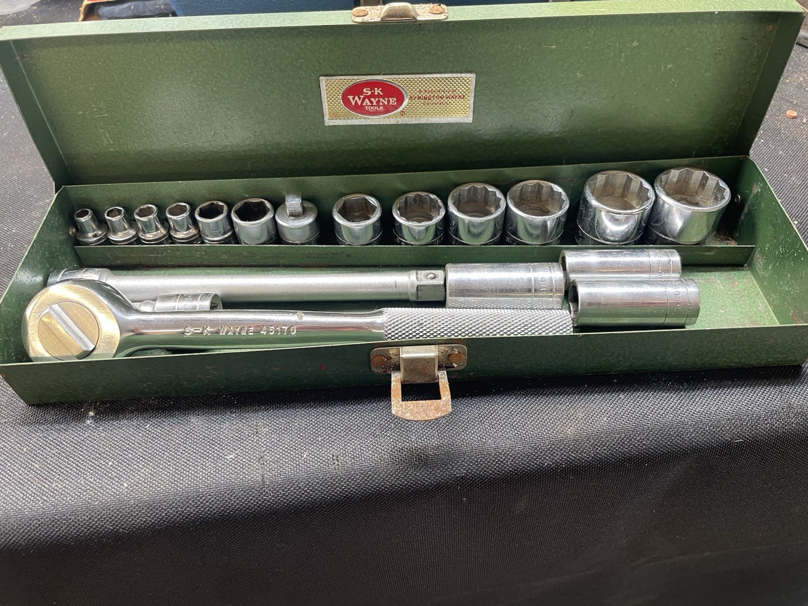 SK Wayne 3/8″ Ratchet AND 1/4 Drive Sockets 19 Pcs in Green Metal Box Great Cond
