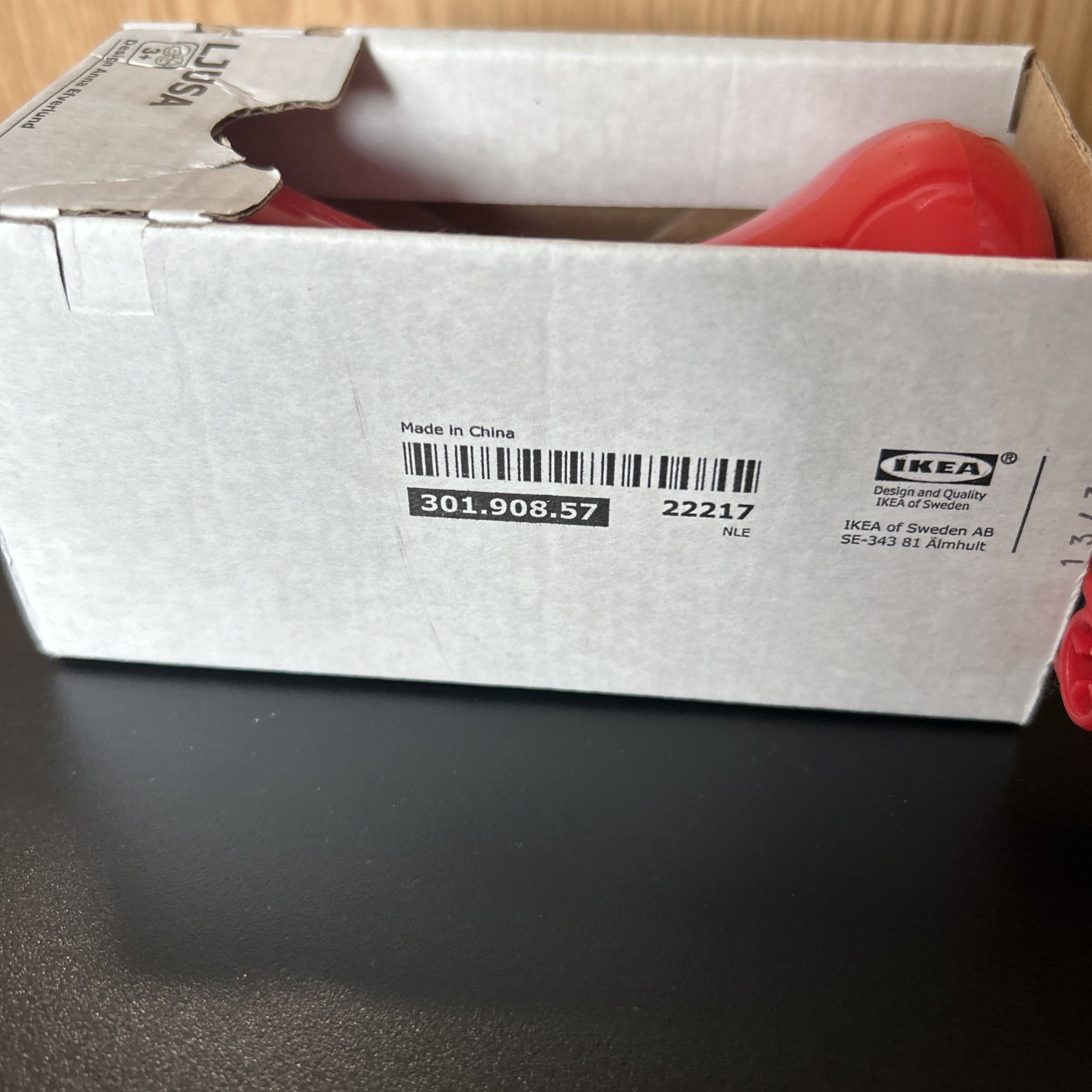 New In Package IKEA LJUSA Red Wind up LED Flashlight Hand-powered