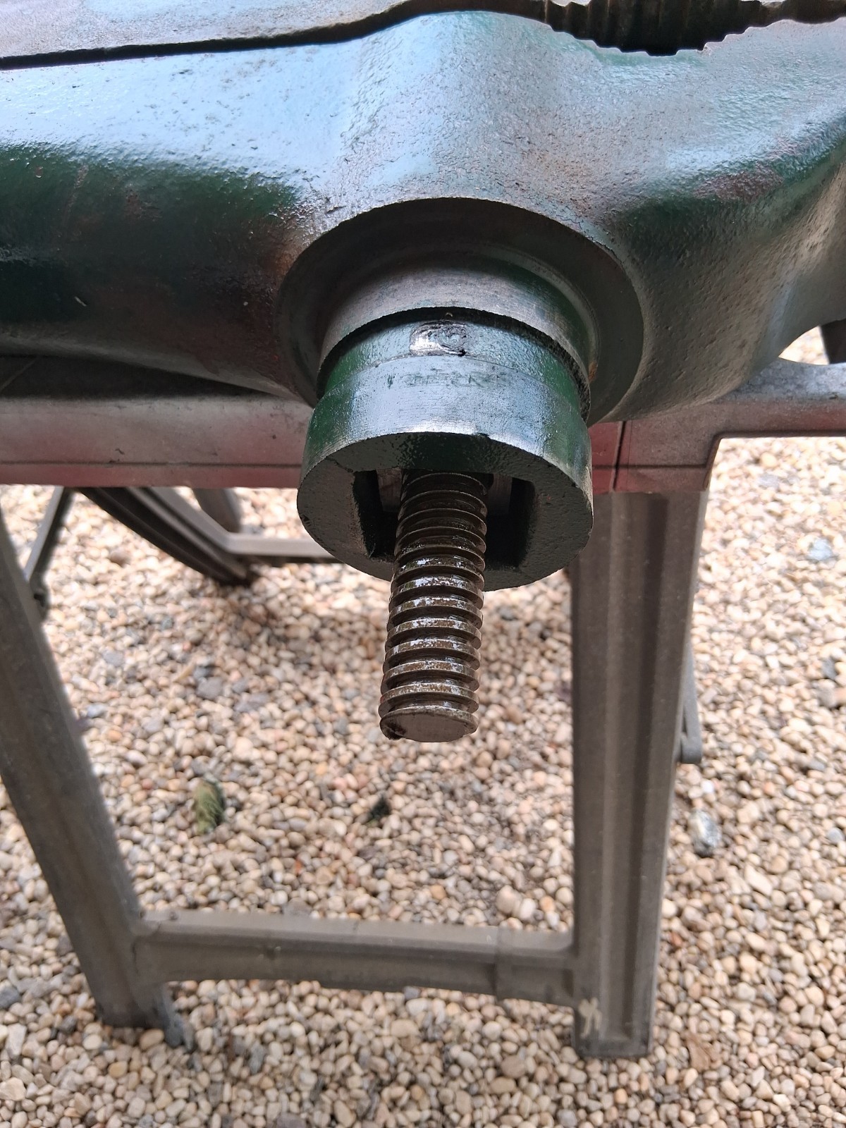 VTG Cole Tool Mfg Chicago Hts Ill No. 11 Post vise w/ Anvil Tip Working “Read”