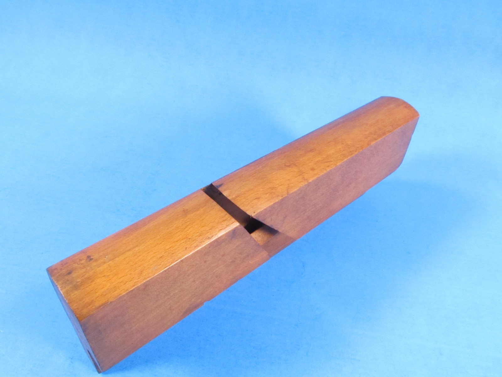 C R Wells 10/8 round wood molding plane New Haven, NY w/ Butcher iron & 2* mark