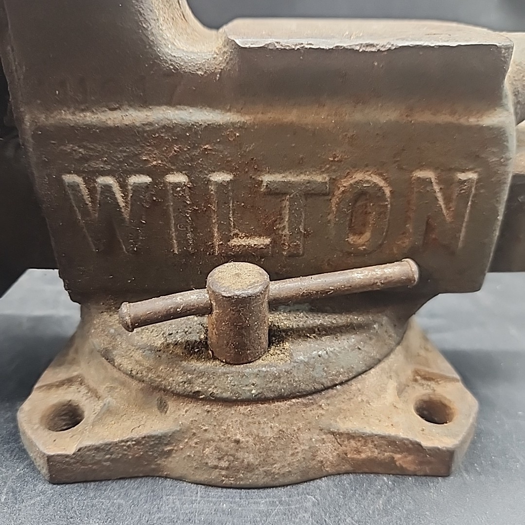 Vintage WILTON 3-1/2″ Swivel Bench Vise W/ Anvil Horn Pipe Jaws 111017 USA