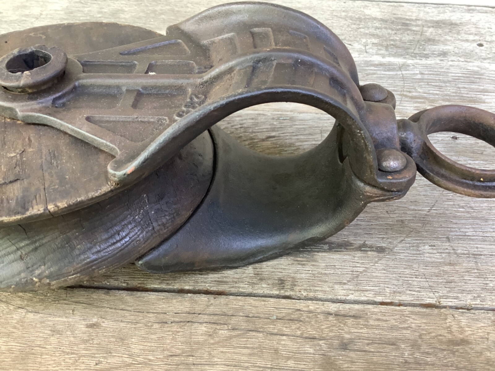 11 1/2″ Antique Metal Cast Iron Barn Pulley Block & Tackle Wood Wheel Eye Hook