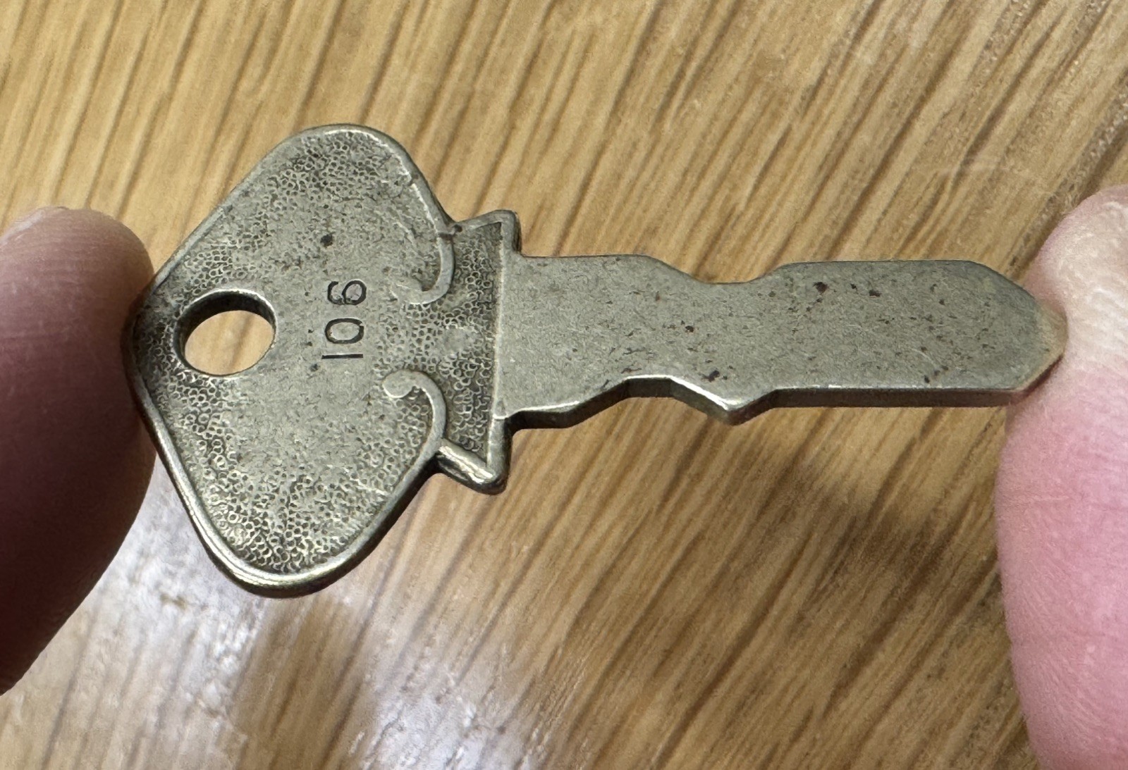 🌿 🗝️ Vintage Ford Model T Caskee Dupree Ignition Key #106 Switch Antique