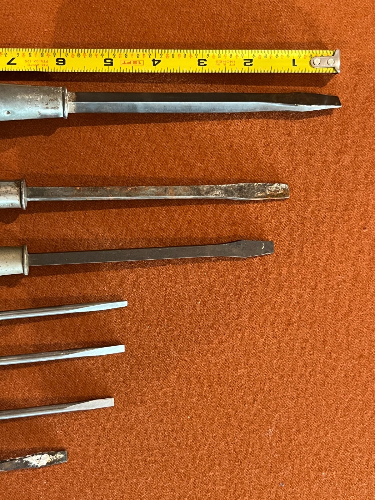 VTG Set Of 9 Branded and Unbranded Wooden Handle Screwdrivers 8 Flat 1 Phillips