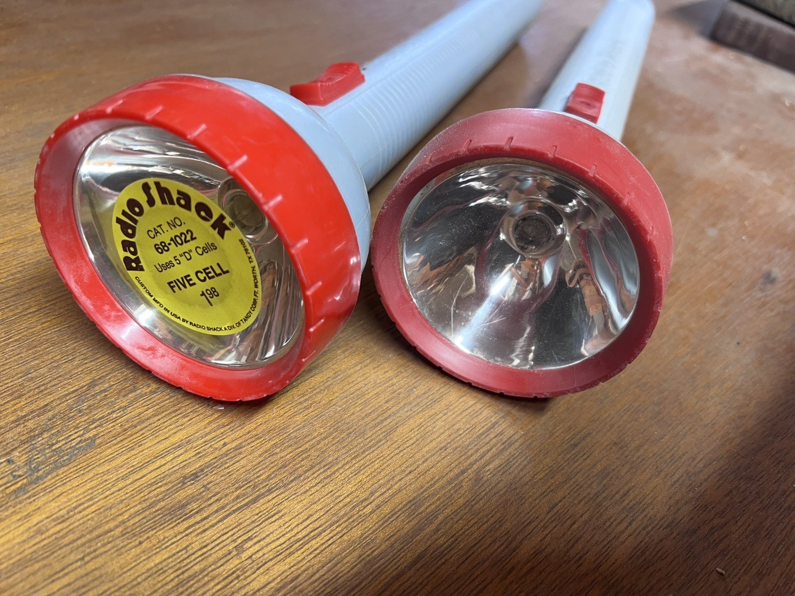 2 New NOS Vintage Radio Shack TANDY Power Beam Flashlight 68-1022 Gray & Red