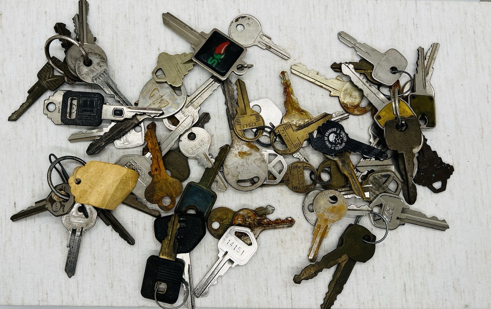 5 Lbs Lot of Misc Scrap Used Cut Keys House Lock Car Auto Brass Silver Key VTG