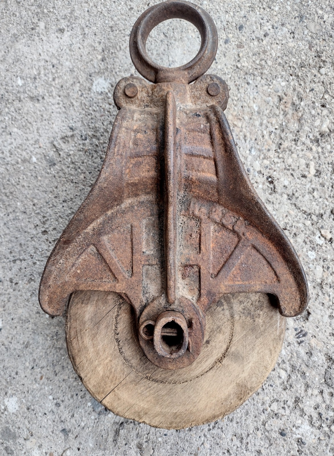 Vintage Primitive Myers OK No. H-299 Barn Hay Rope Wood Pulley Wheel