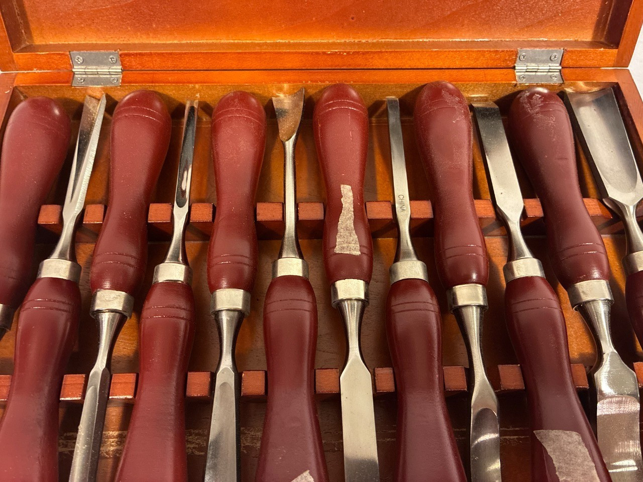 Grizzly Industrial 12-Piece Wood Carving Chisel and Gouge Set (Model: H7923)