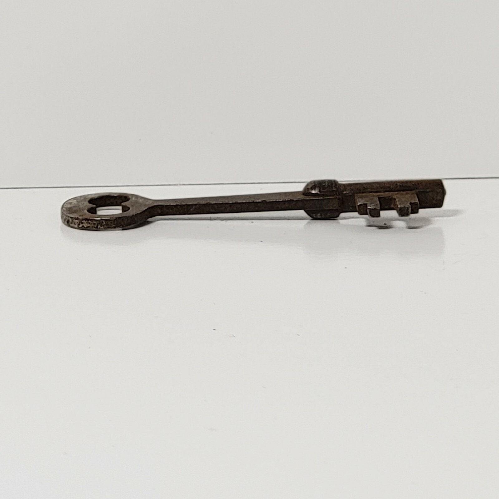 Vintage Marked No 4 Solid Barrel Antique Skeleton Key Approx 2 5/8″