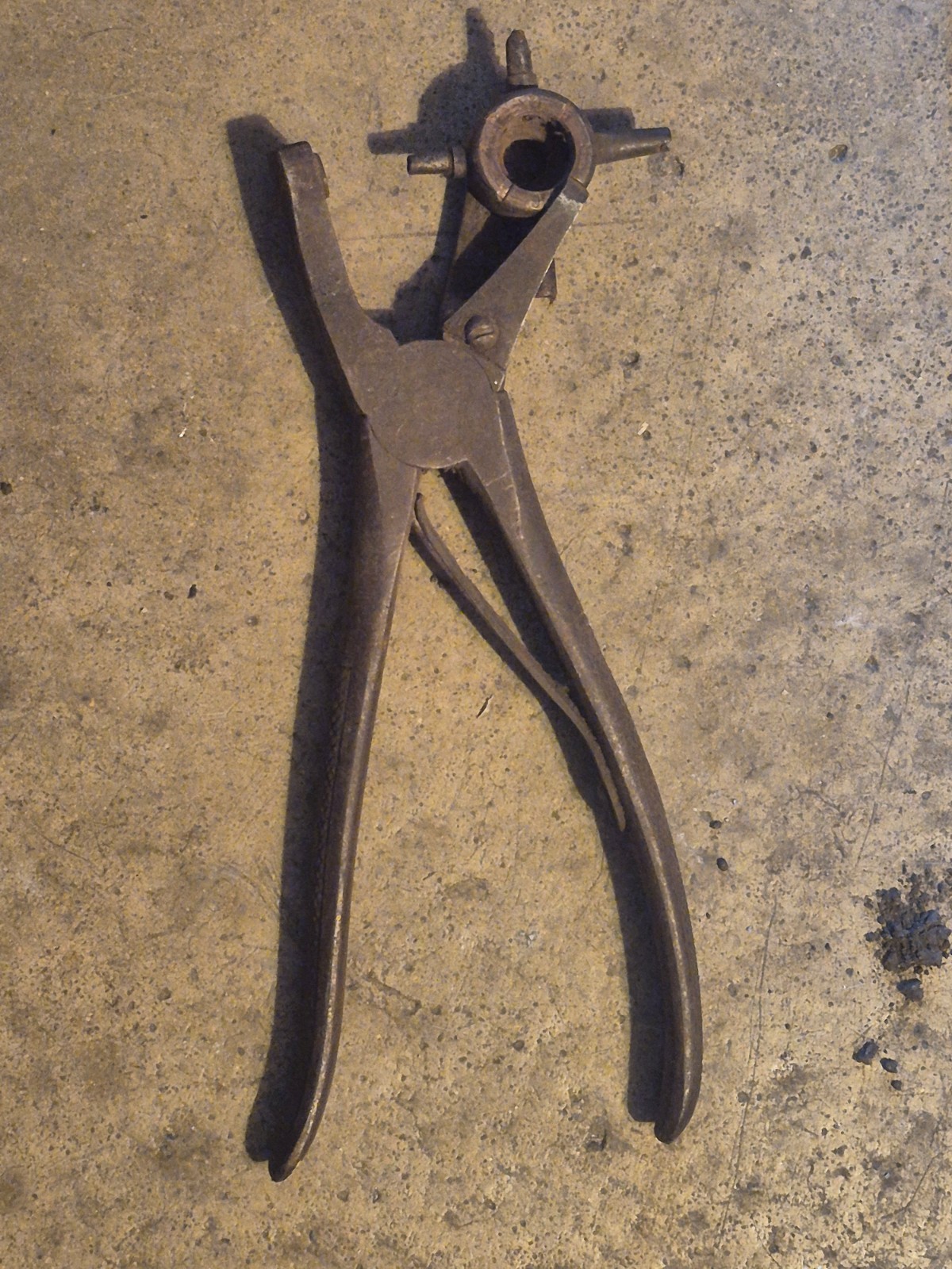 ANTIQUE VINTAGE TOOL LOT SCHOLLHORN LEATHER PUNCH LODI PLIERS KEN TOOL