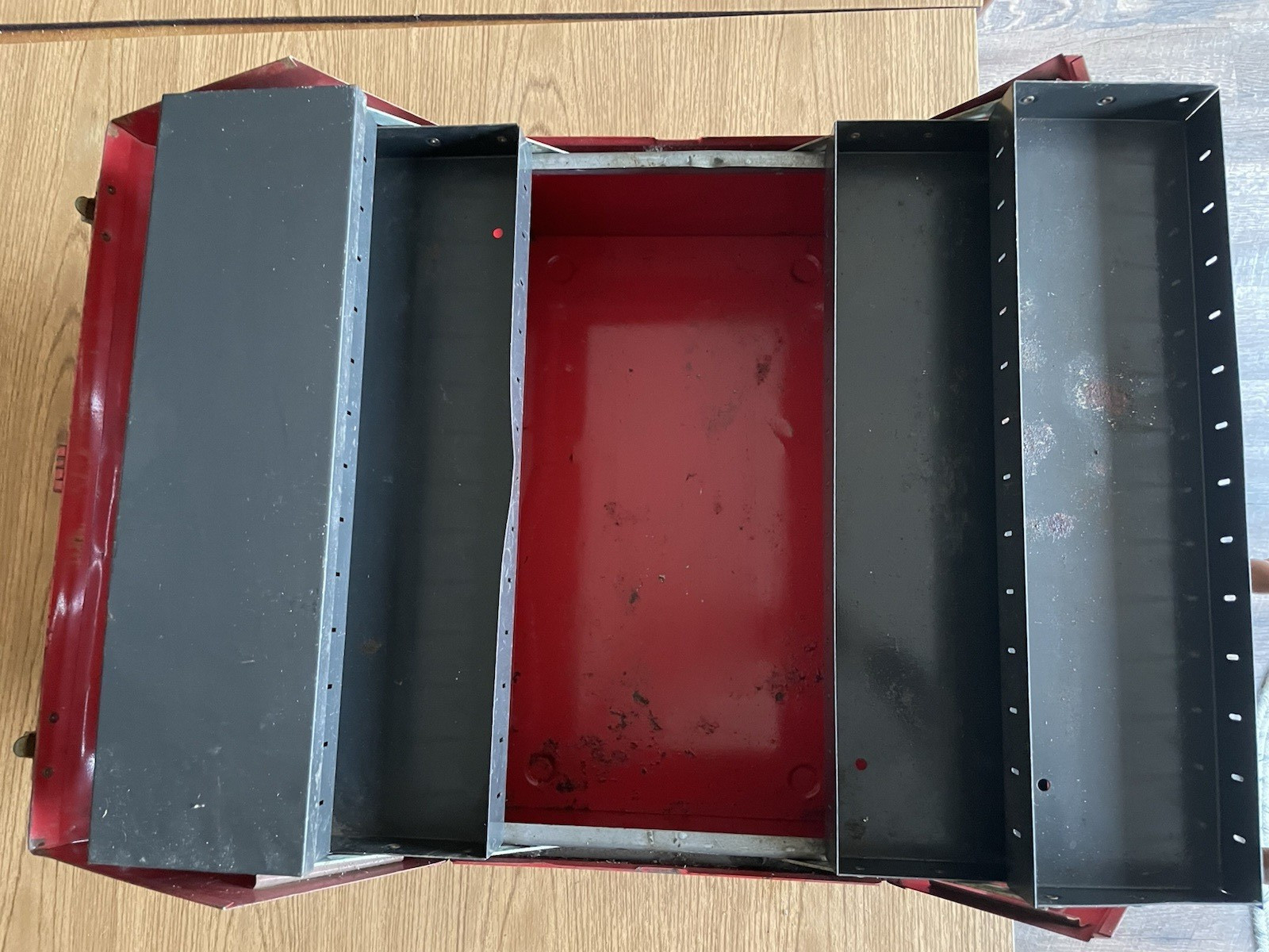Vintage Craftsman Red #6536 Tombstone Metal Tool Box 4 Cantilever Roof Trays 18″