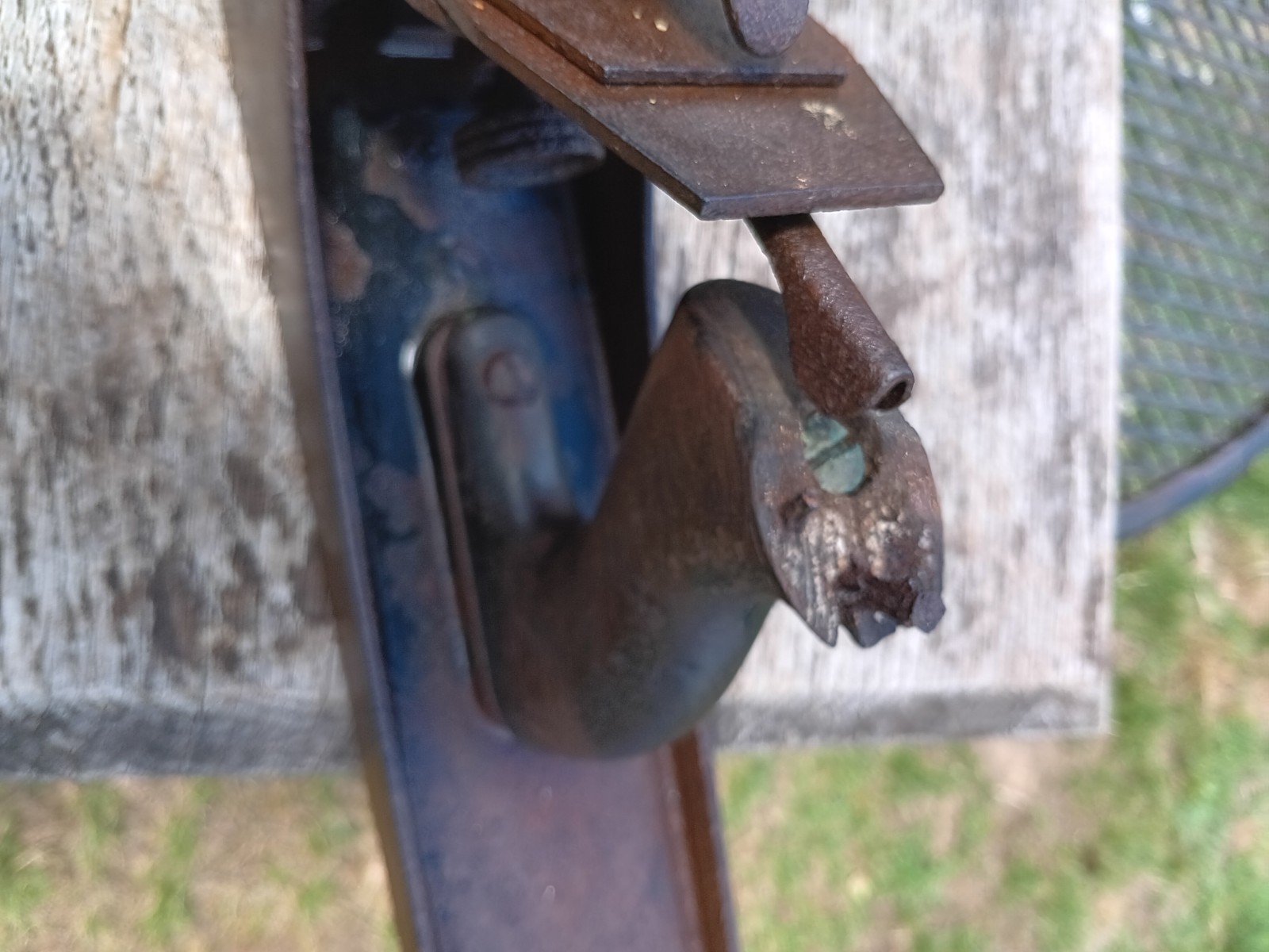 Vintage Bluegrass No. 7 Wood Plane Corrugated Base 22″