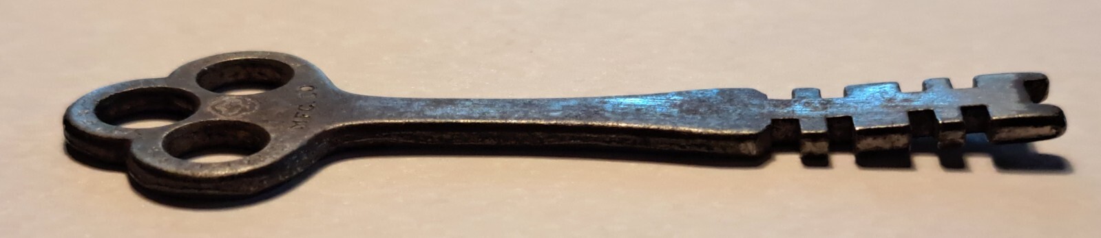 Vintage Pair Yale & Towne Flat Skeleton Keys