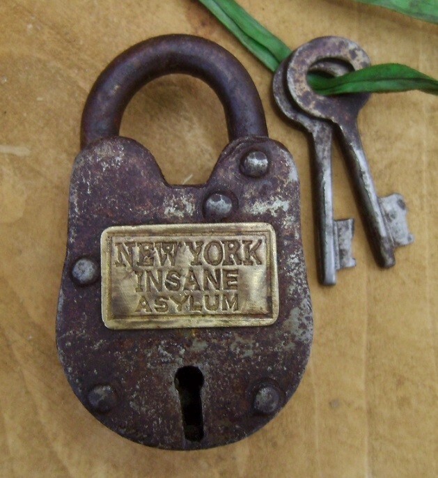 New York Insane Asylum Cast Iron Working Lock With 2 Keys Rusty Finish Padlock