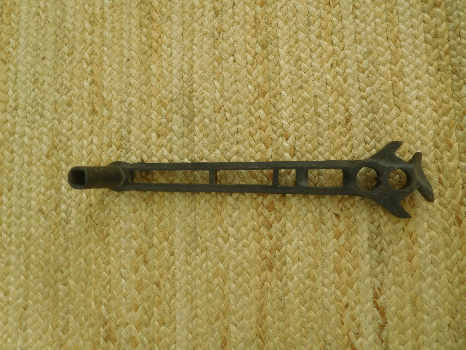 Implement Tool Wrench H272 IHC Aultman Miller Corn King Spreader Little Giant