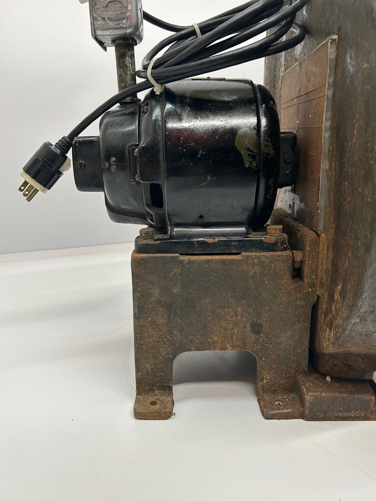 Vtg Blacksmith Forge Blower Cast Iron W/ Holtzer Cabot 1/4HP Motor Works