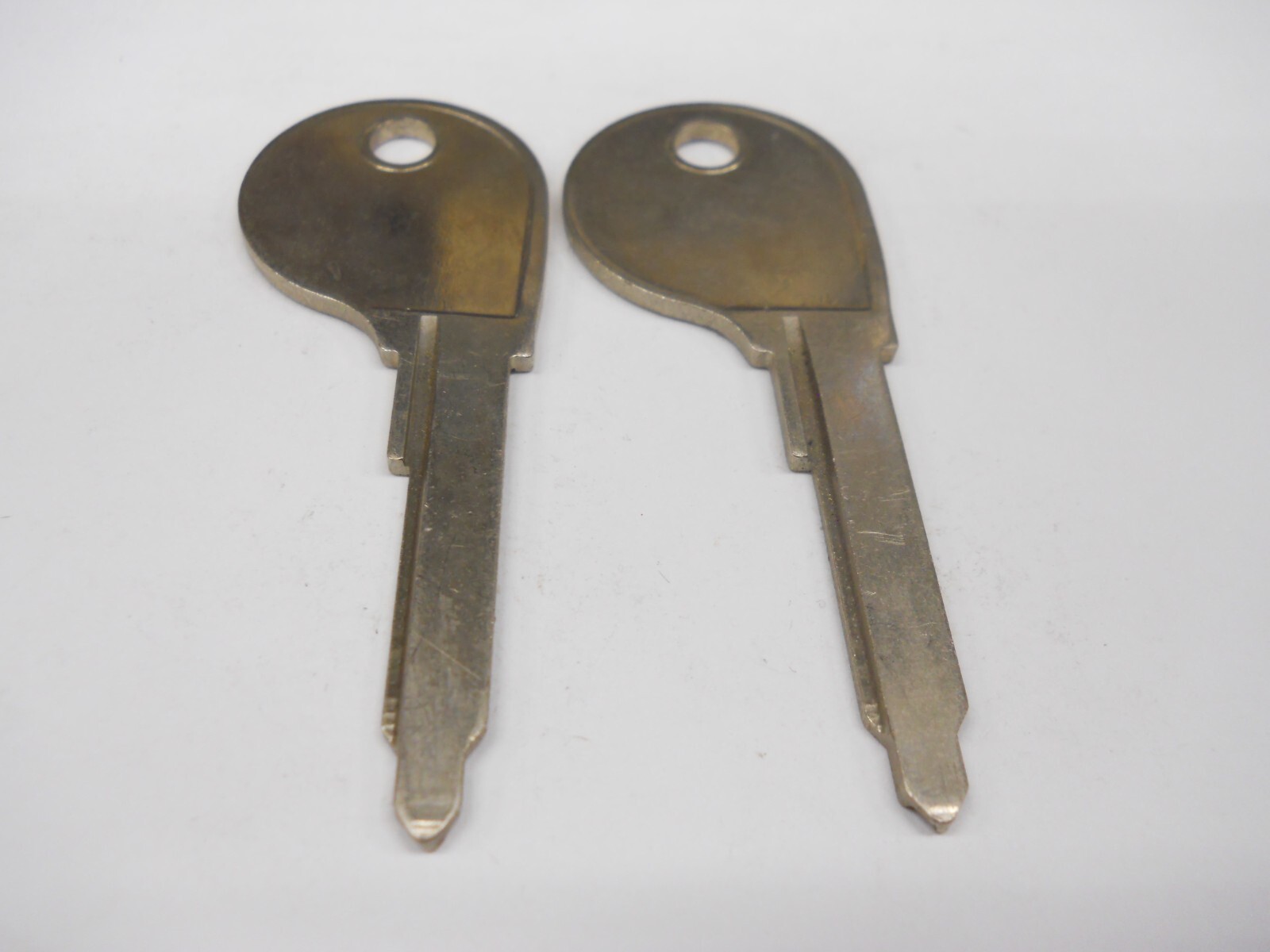 Taylor V78G Key Blank Fits VW Volkswagen VW67S V25 WT4 Lot of 2