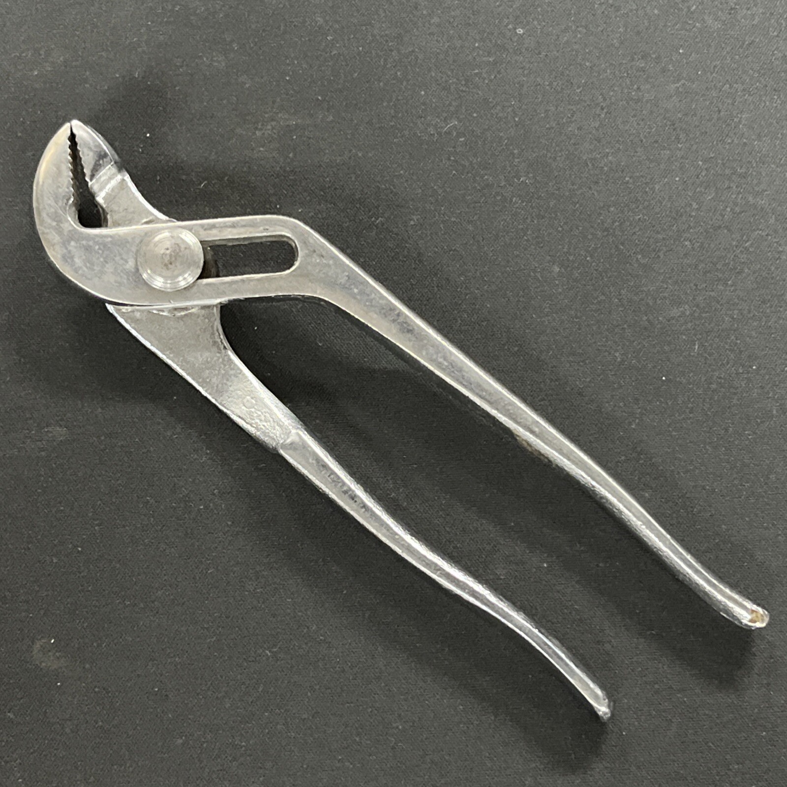 6-1/2″ VINTAGE HL16 BLUE-POINT Groove Joint PLIERS, USA