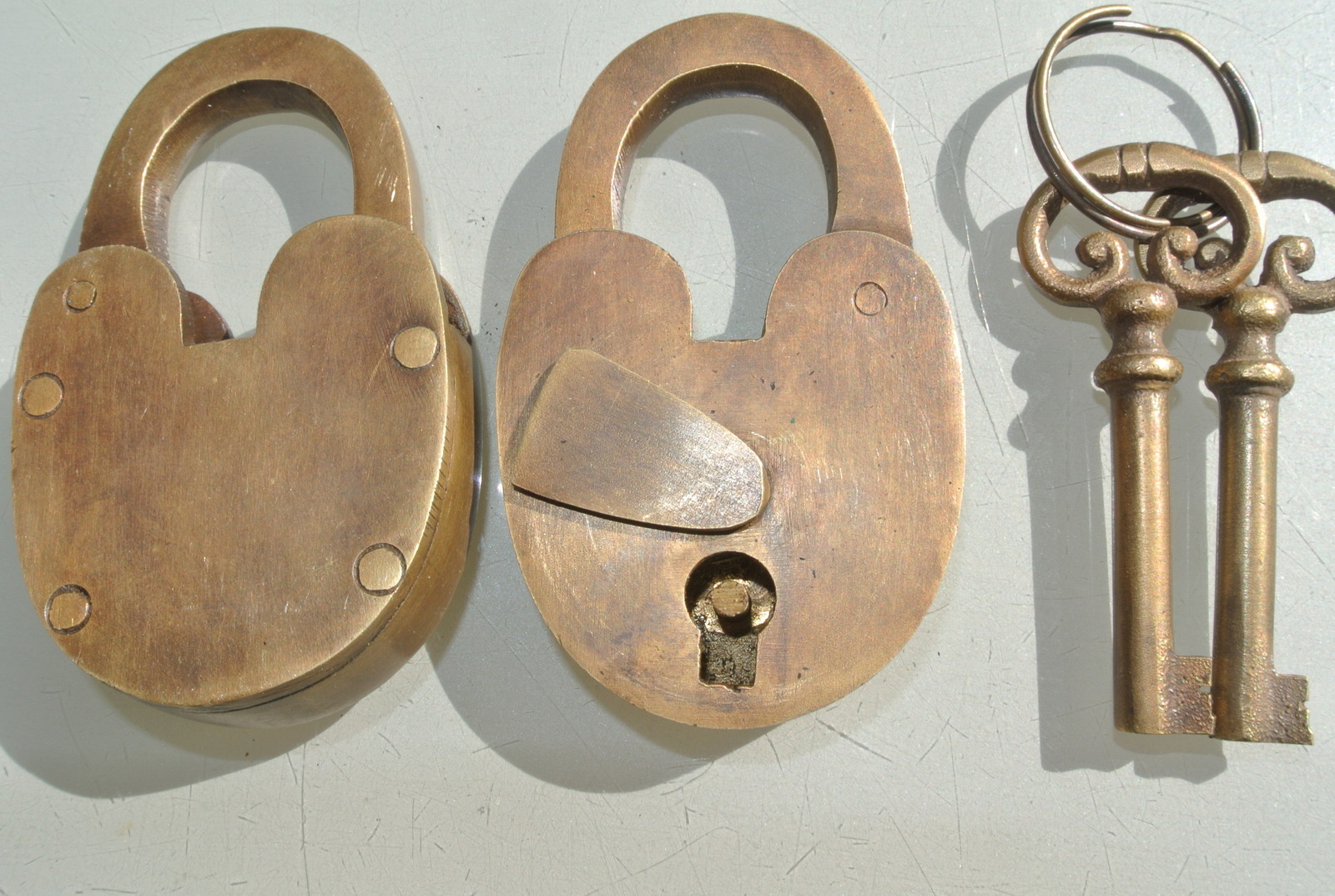 2 LONG SHANK old style Vintage BRASS PADLOCK Skeleton KEYS LOCK WORKS 3 ” B