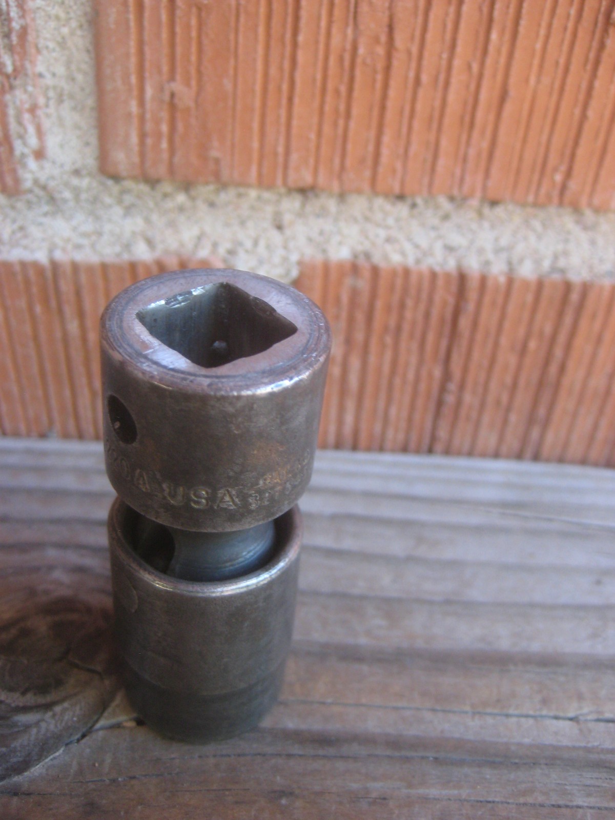 1/2″ Drive x 11/16″ Size SNAP ON Impact Universal Swivel Socket IMBL220A & 6 Pt