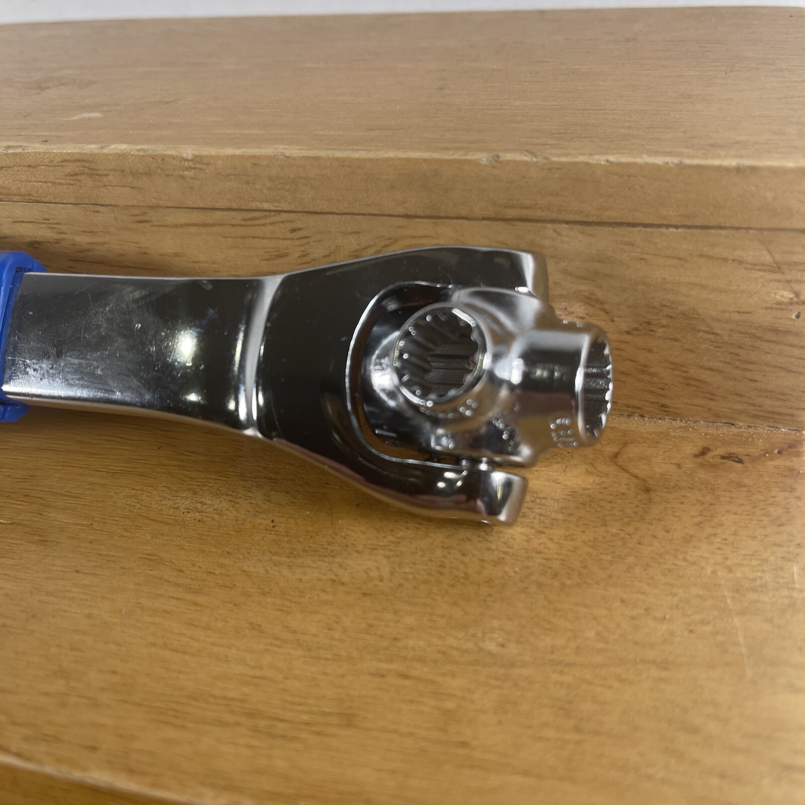 VINTAGE EZTOOLS DOG BONE SOCKET WRENCH METRIC or SAE 8mm/5/16″ -17mm/11/16″