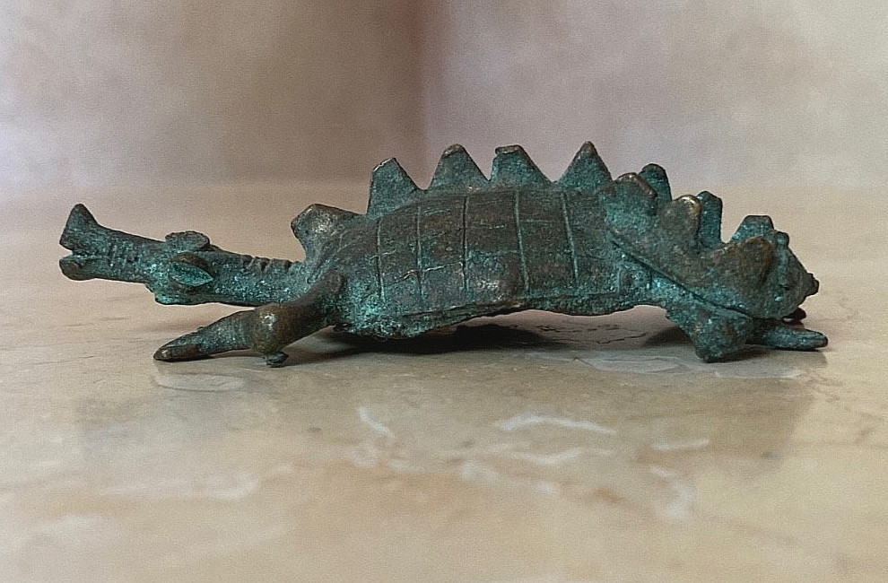 RARE! MUSEUM QUALITY ANTIQUE ASHANTI SOLID BRASS CROCODILE GOLDWEIGHT 3 1/2″