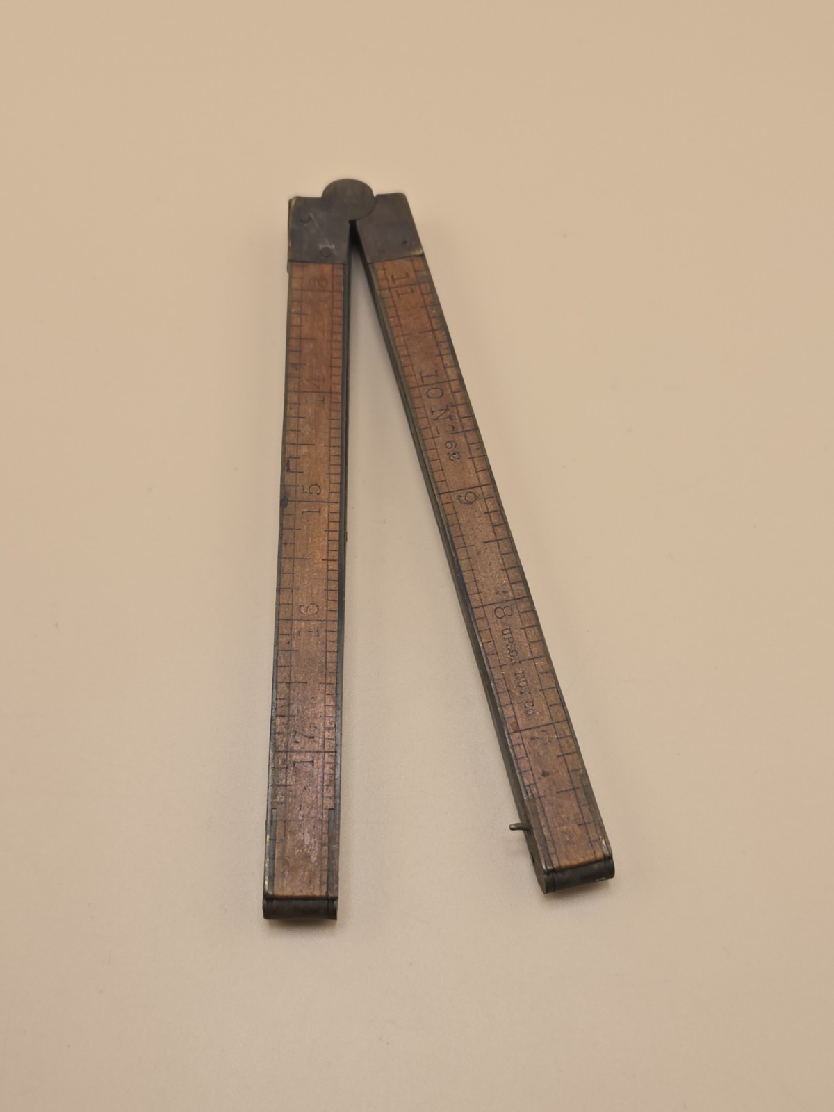 Antique 24-inch UPSON NUT Co No. 62 Boxwood Wood/Brass Folding Carpenter’s Ruler