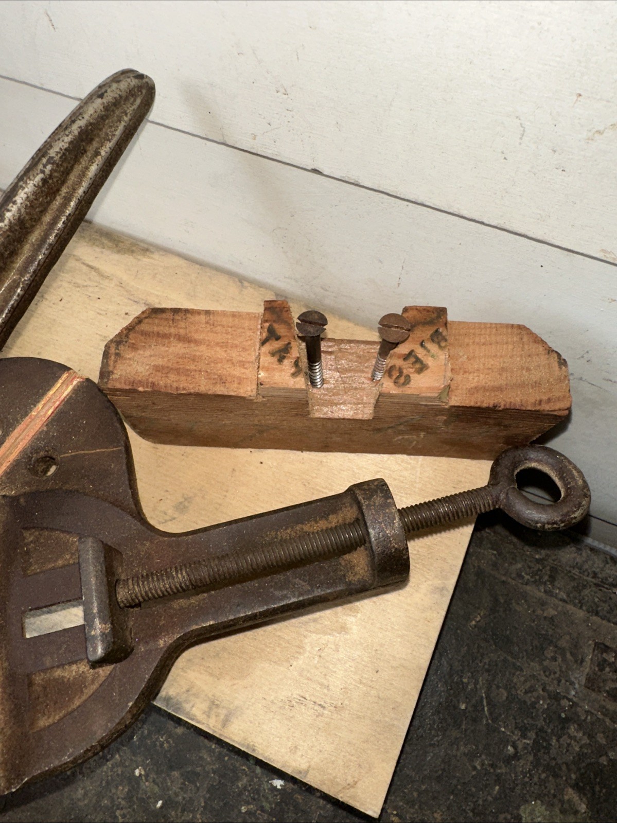 Vintage cast iron Hobbies Patent Mitre Cutter – Cutting Tool & Corner Clamp