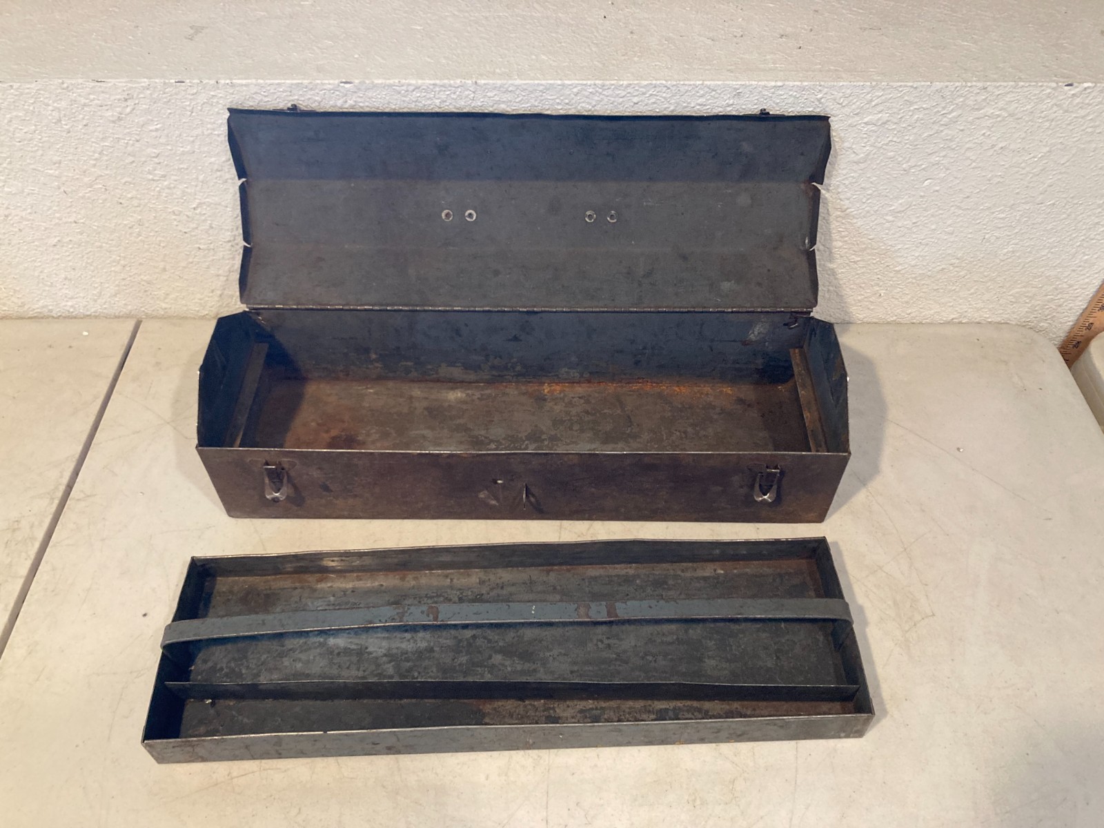 Vintage 1950’s Craftsman “Crown Top” Low Tombstone Portable Tool Box Old Toolbox