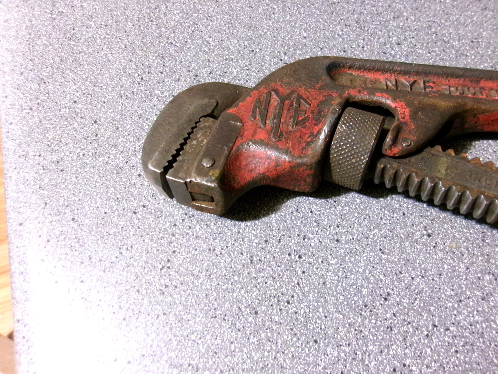 Vintage NYE Tool Co. 14″ Heavy Duty Offset Steel Pipe Wrench Chicago USA Sho