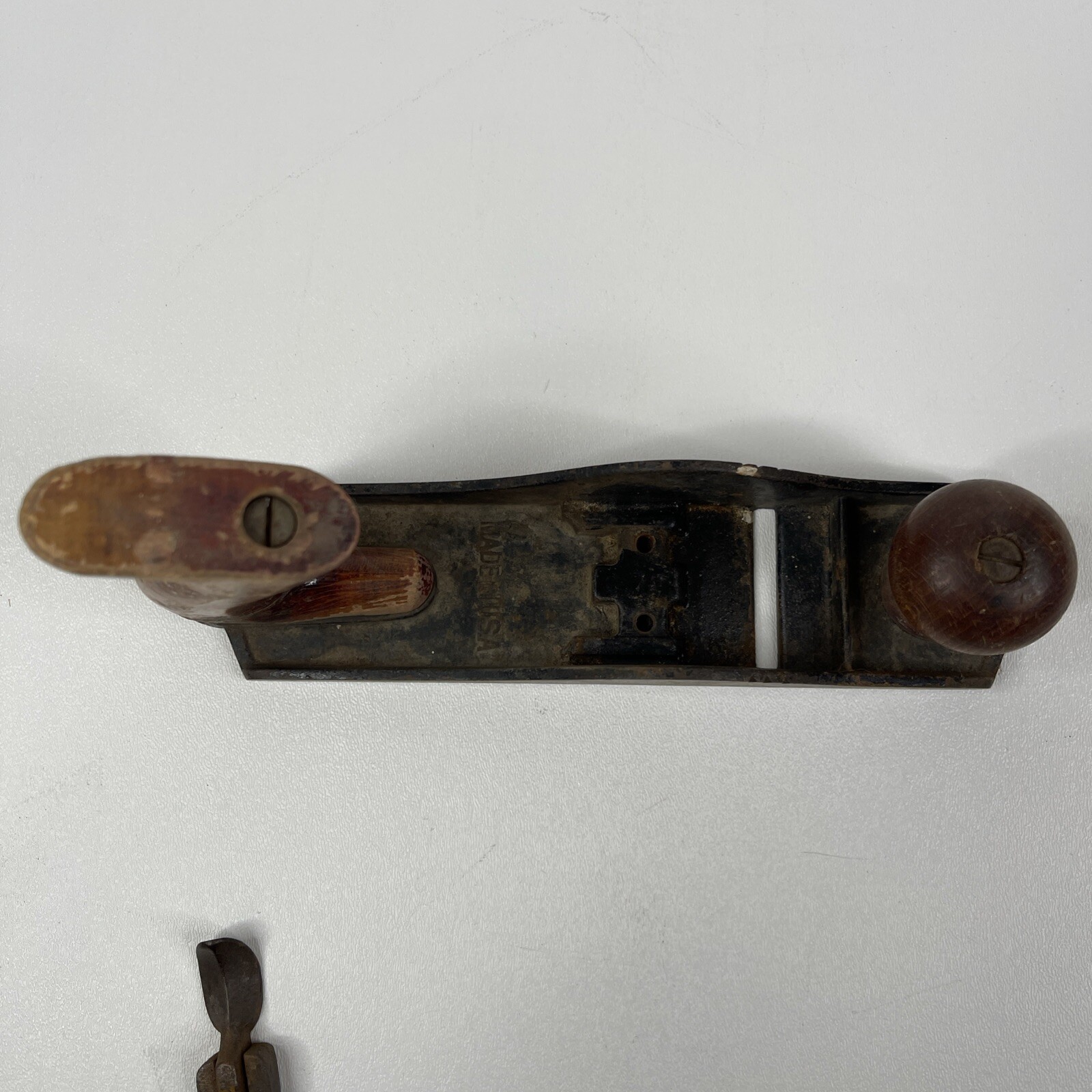 Vintage Unbranded Carpenter’s Wood Hand Plane Tool 9.5” Made in USA! C 72