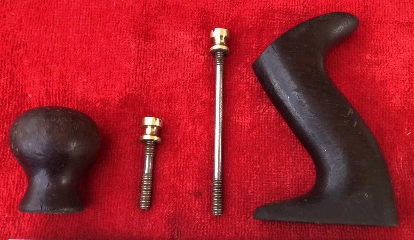 VINTAGE SHORT KNOB, TOTE & STEEL RODS WITH BRASS NUTS FROM A STANLEY No. 4 PLANE