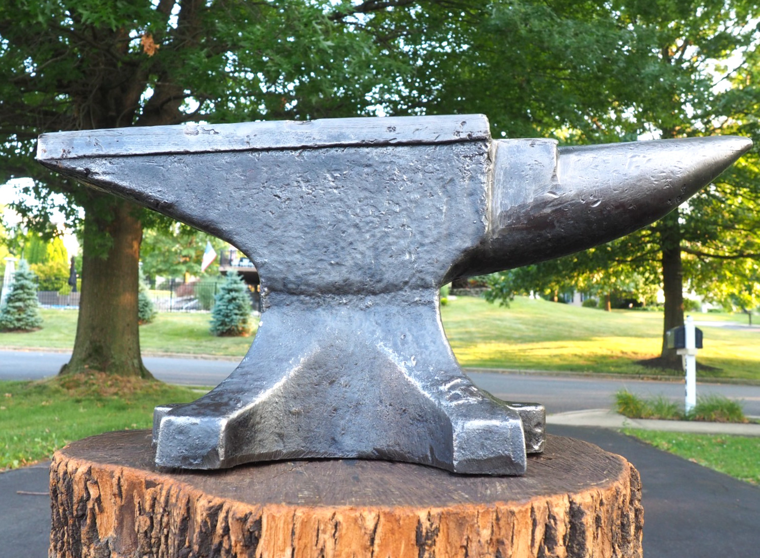 BIG 1940s FACTORY “FISHER NORRIS” BLACKSMITH 150LBS ANVIL ANTIQUE VISE RR BLADE