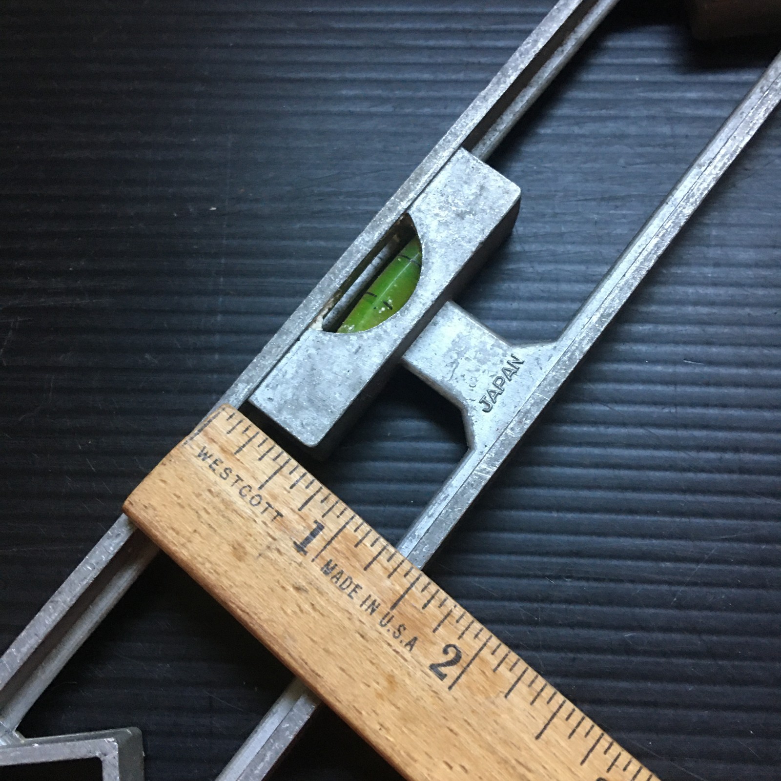 Vintage 1970s Aluminum Spirit Level Accurate Bubble 12″ Made in Japan ***Read